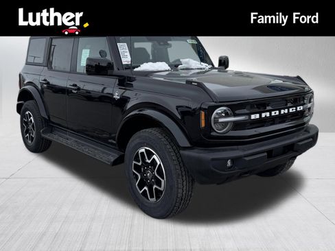New 2025 Ford Bronco Outer Banks AWD/4WD image 1