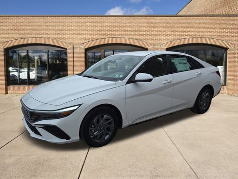 New 2026 Hyundai Elantra Blue image 8