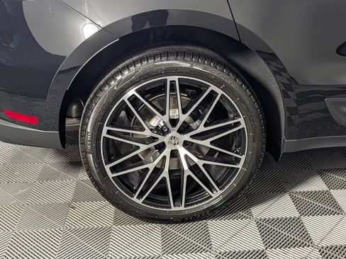 New 2026 Porsche Macan AWD/4WD image 13