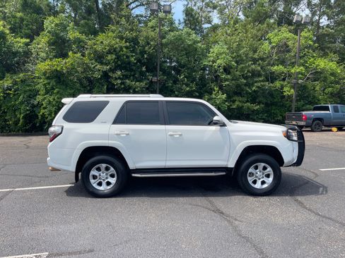 Used 2018 Toyota 4Runner SR5 Premium AWD/4WD image 21