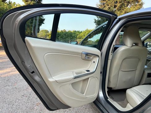 Used 2014 Volvo S60 T5 image 26