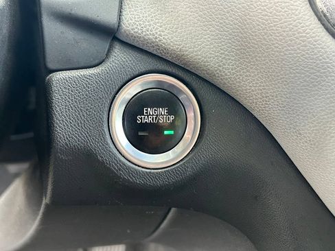 Used 2022 Chevrolet Equinox LS FWD image 21