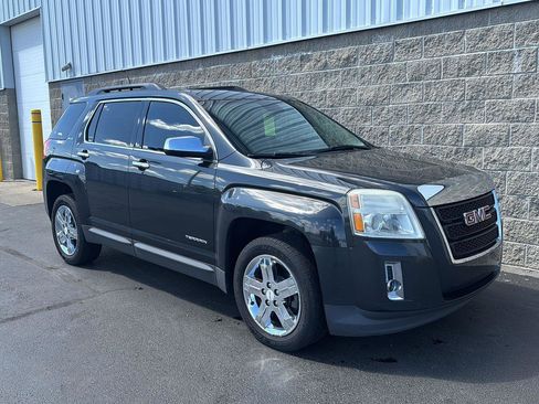 Used 2013 GMC Terrain SLE w/ Chrome Package FWD image 2