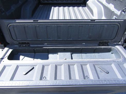 Used 2023 Chevrolet Colorado ZR2 w/ ZR2 Convenience Package III image 9