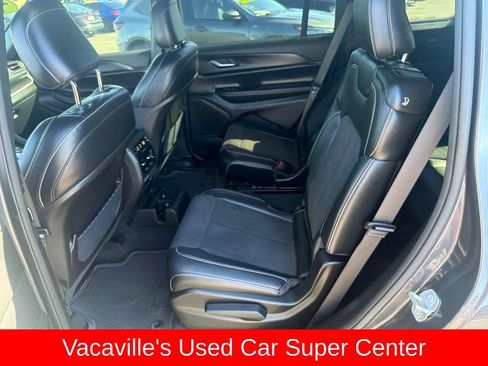 Used 2023 Jeep Grand Cherokee L Laredo AWD/4WD image 23