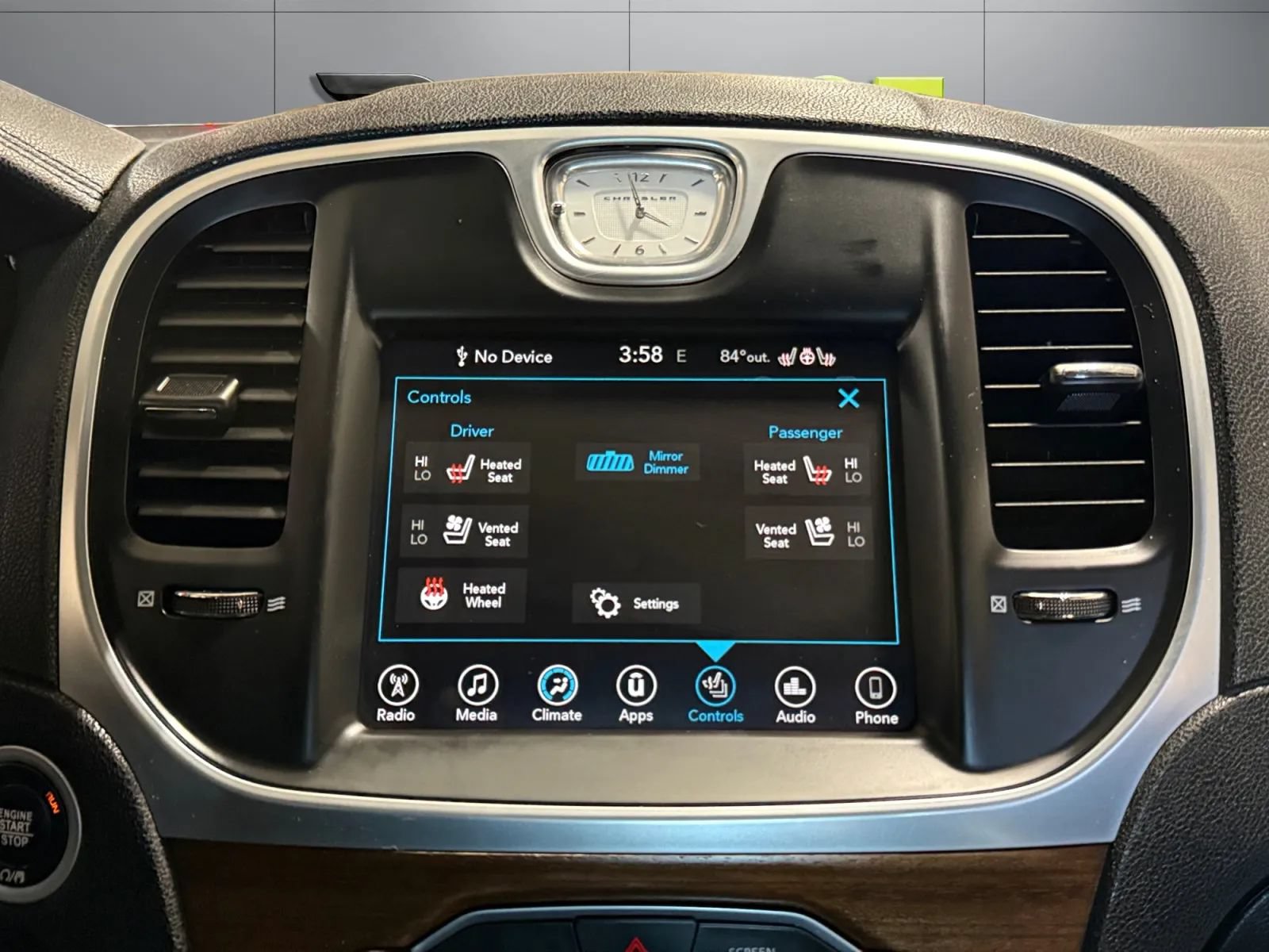 Used 2017 Chrysler 300 C Platinum AWD/4WD image 34