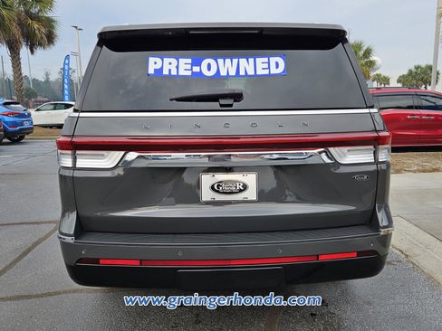 Used 2022 Lincoln Navigator Black Label image 4