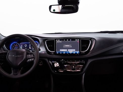 Used 2026 Chrysler Pacifica Limited w/ S Appearance Package FWD image 25