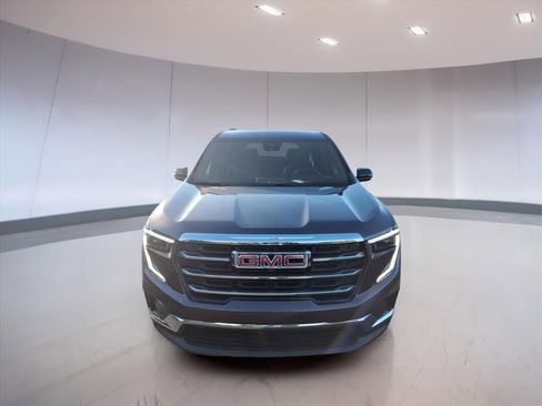 Used 2025 GMC Acadia Elevation image 8