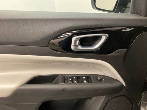 Used 2023 Jeep Compass Limited AWD/4WD image 18