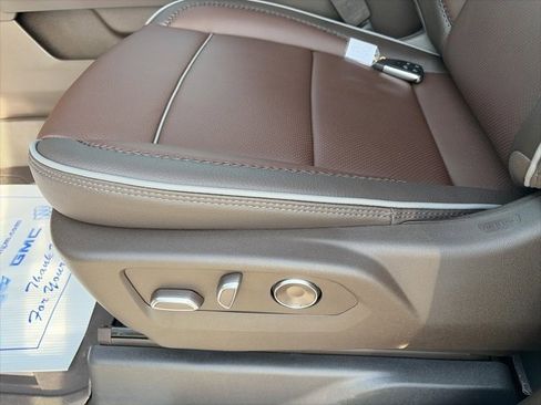 New 2026 GMC Sierra 2500 Denali w/ Denali Reserve Package image 18