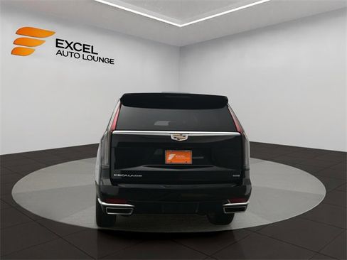 Used 2021 Cadillac Escalade ESV Premium Luxury image 4