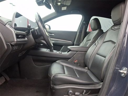 Used 2024 Cadillac XT4 Premium Luxury image 13