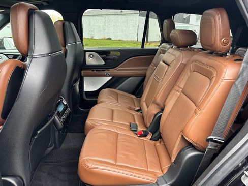 Used 2020 Lincoln Aviator Reserve w/ Equipment Group 202A image 12