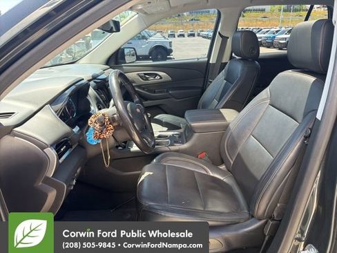 Used 2019 Chevrolet Traverse RS AWD/4WD image 13