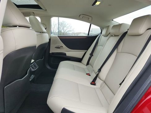 Certified 2025 Lexus ES 300h w/ Premium Package image 11