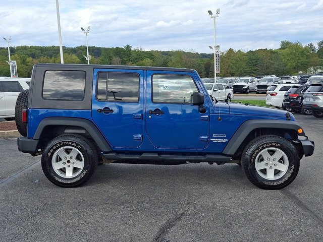 Used 2010 Jeep Wrangler Unlimited Sport AWD/4WD image 9