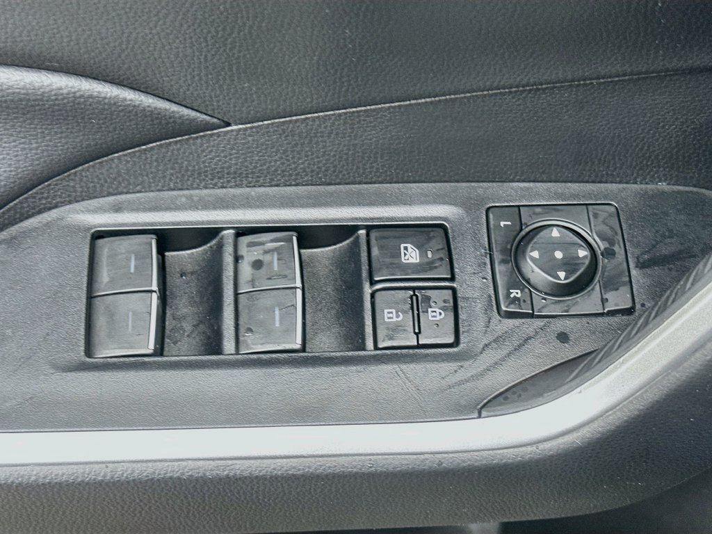 Used 2022 Toyota RAV4 SE w/ Convenience Package AWD/4WD image 17