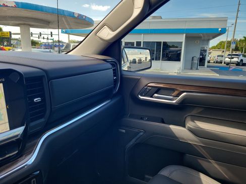 Used 2024 Chevrolet Silverado 1500 RST w/ Redline Edition AWD/4WD image 28