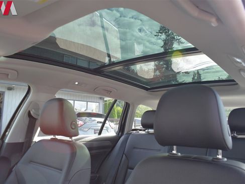 Used 2018 Volkswagen Golf Alltrack SE image 25