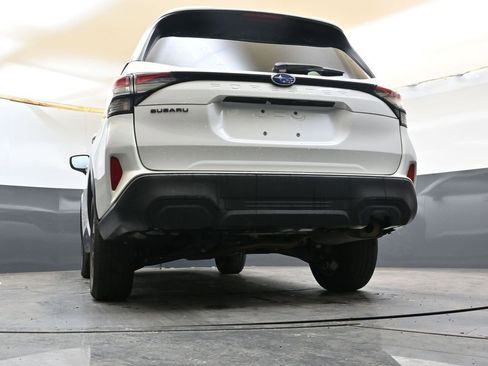 Certified 2025 Subaru Forester Premium AWD/4WD image 32