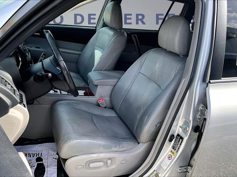 Used 2013 Toyota Highlander Limited image 21