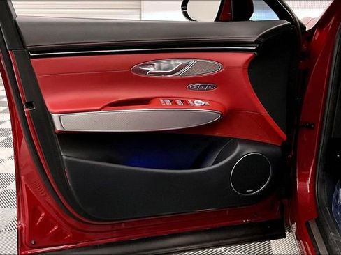 Used 2023 Genesis GV70 2.5T w/ Sport Prestige Package image 21