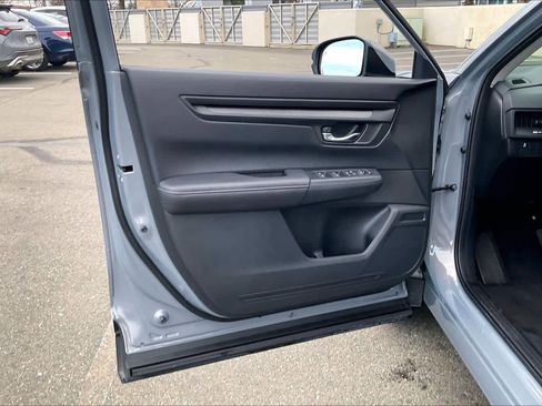 Used 2025 Honda CR-V EX image 25