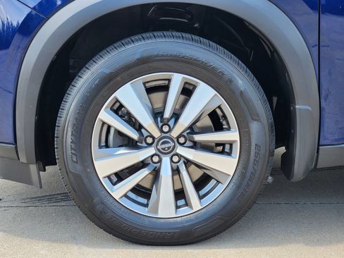 Used 2023 Nissan Pathfinder SL AWD/4WD image 9
