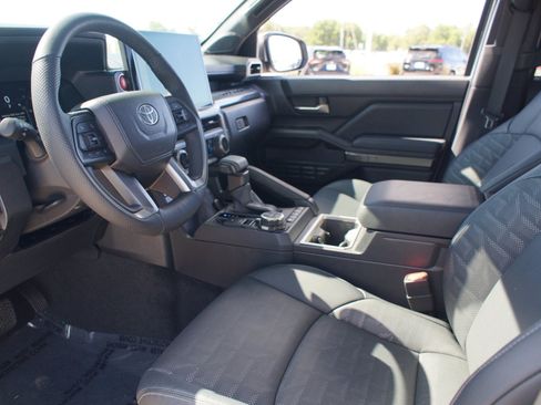 Used 2025 Toyota Tacoma TRD Off-Road AWD/4WD image 14