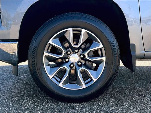 Used 2023 Chevrolet Silverado 1500 LT image 7