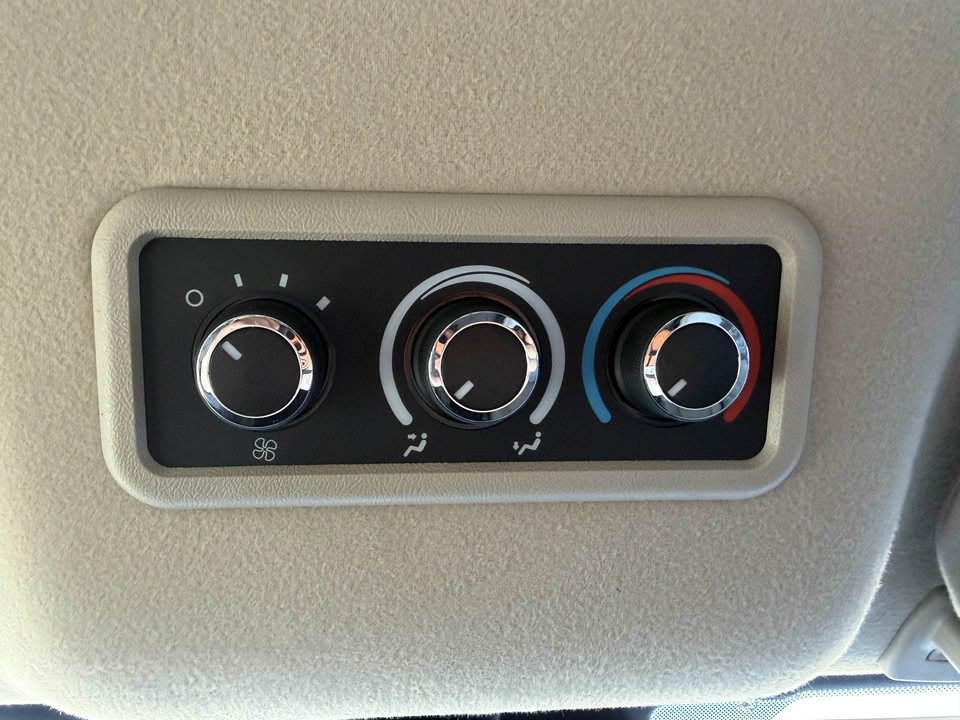 Used 2024 Chevrolet Express 3500 LT w/ LT Preferred Equipment Group RWD image 24