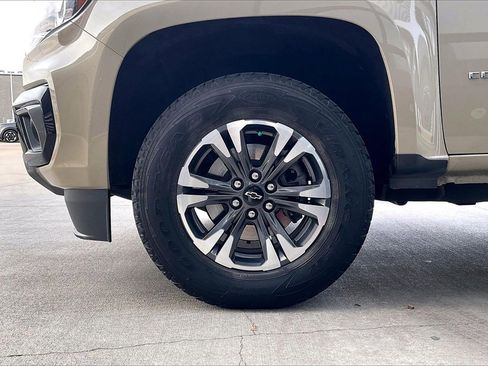 Used 2022 Chevrolet Colorado Z71 image 9