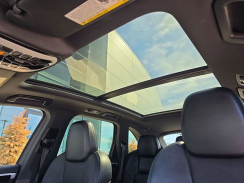 Used 2016 Porsche Cayenne S image 28