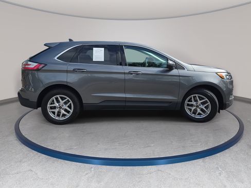 Used 2024 Ford Edge SEL w/ Convenience Package AWD/4WD image 4