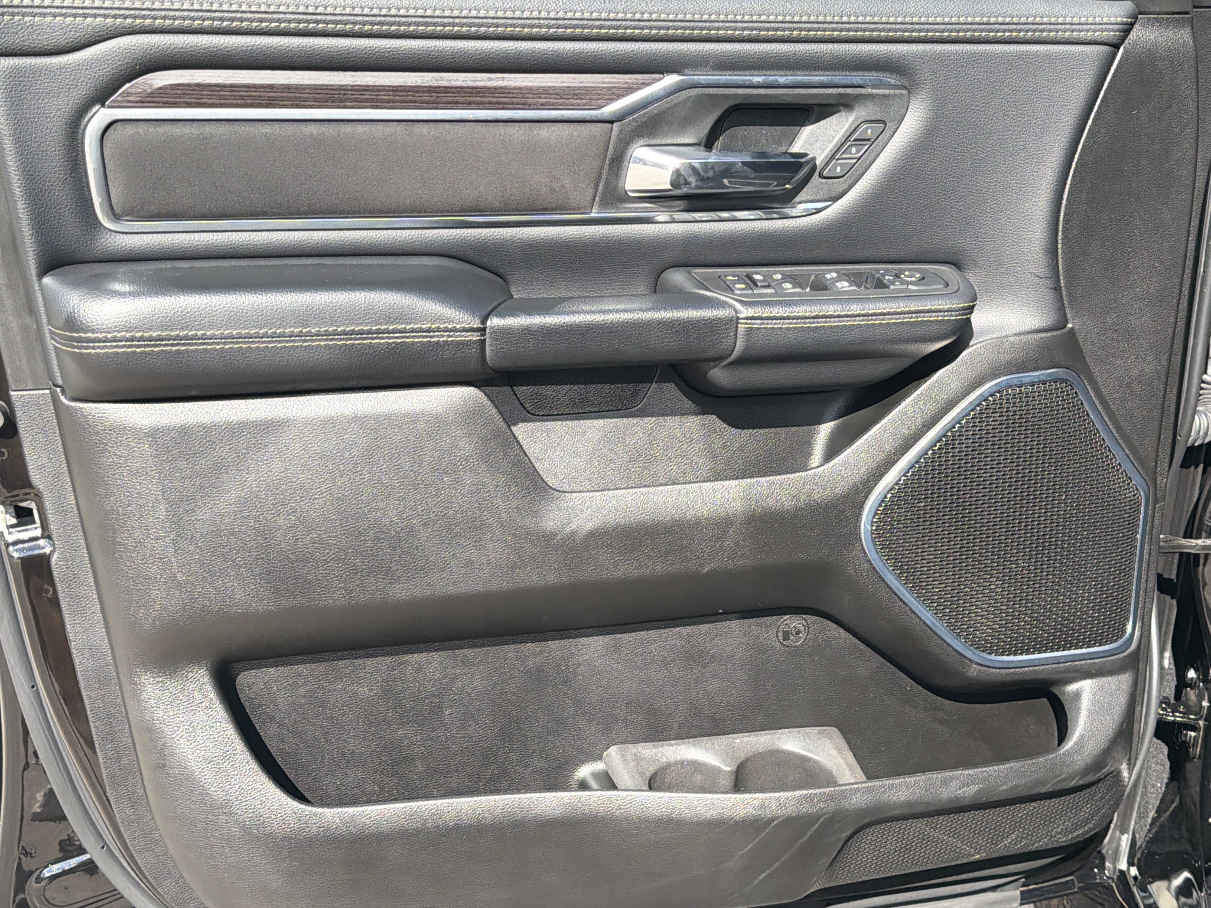 Used 2026 RAM 1500 Laramie AWD/4WD image 10