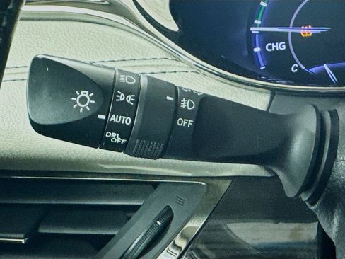 Used 2013 Toyota Avalon Limited image 12