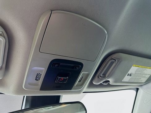 Used 2022 Toyota Camry SE image 32