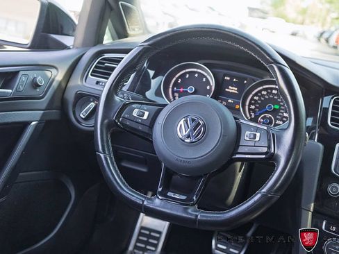 Used 2017 Volkswagen Golf R 4-Door AWD/4WD image 37