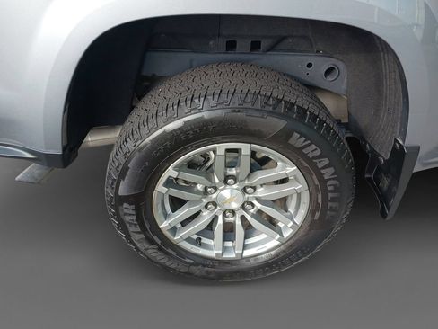 Used 2025 Chevrolet Colorado LT AWD/4WD image 10