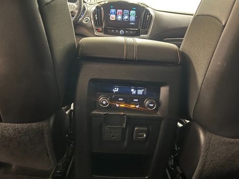 Used 2018 Chevrolet Traverse Premier image 54