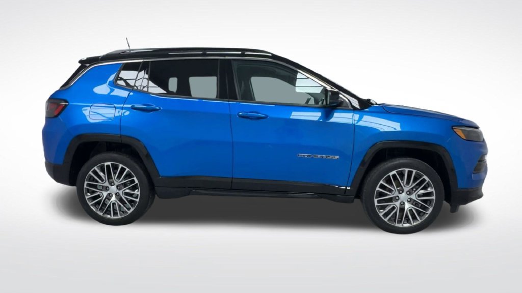 Used 2022 Jeep Compass Limited w/ Elite Group AWD/4WD image 25