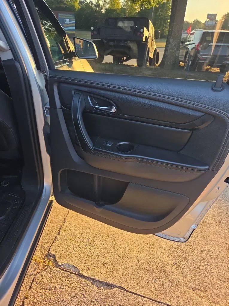 Used 2014 Chevrolet Traverse LT FWD image 34