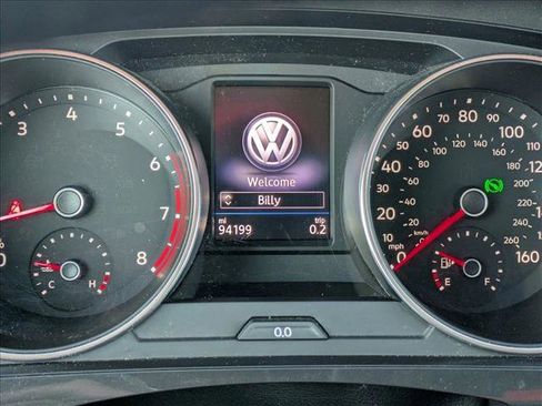 Used 2019 Volkswagen Tiguan SE image 11