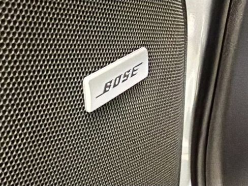 Used 2024 GMC Yukon XL AT4 w/ Technology Package image 19