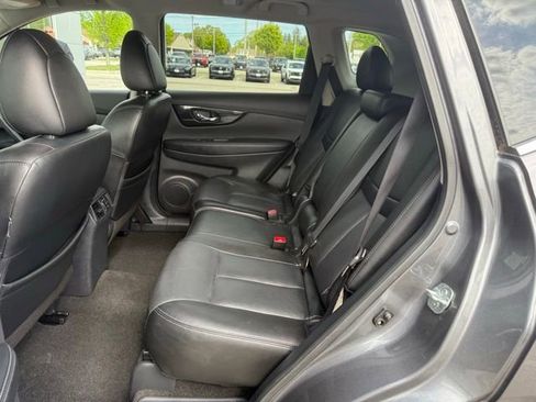 Used 2019 Nissan Rogue SL w/ Premium Package AWD/4WD image 17