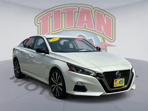 Certified 2022 Nissan Altima 2.5 SR AWD/4WD image 1