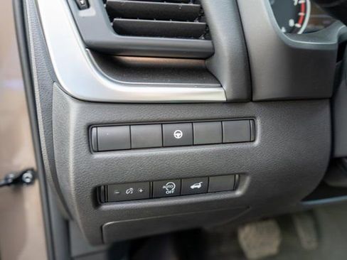 Certified 2025 Nissan Rogue SV image 21