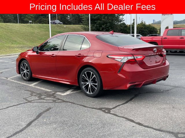 Used 2020 Toyota Camry SE FWD image 3
