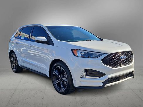 Used 2021 Ford Edge ST image 2